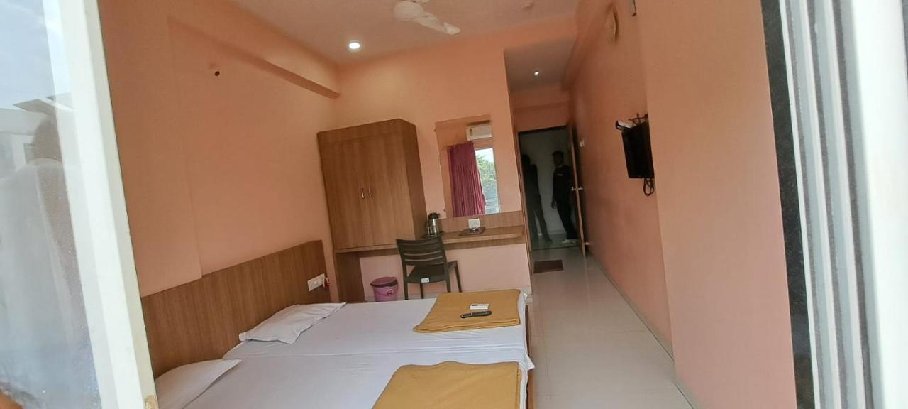 Hotel Aaditya Palace Bhusāwal Exteriér fotografie