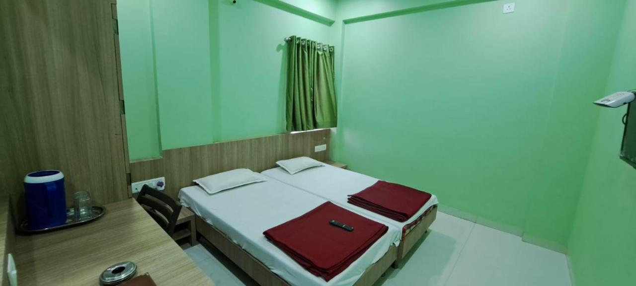 Hotel Aaditya Palace Bhusāwal Exteriér fotografie