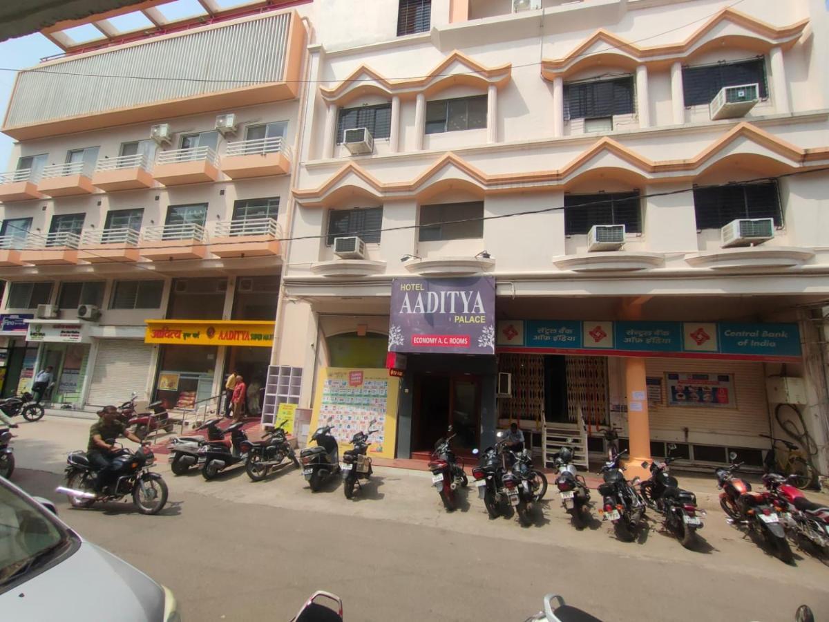 Hotel Aaditya Palace Bhusāwal Exteriér fotografie