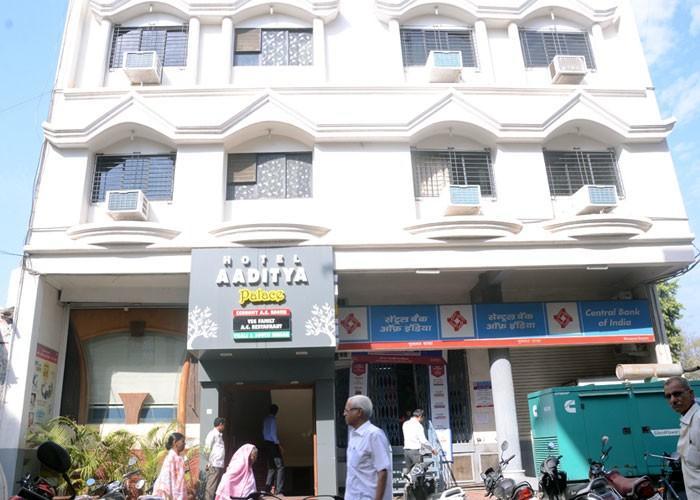 Hotel Aaditya Palace Bhusāwal Exteriér fotografie