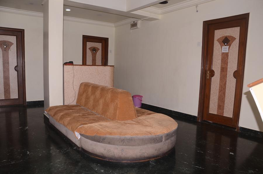 Hotel Aaditya Palace Bhusāwal Exteriér fotografie